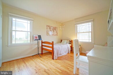 15505 Norman Dr, North Potomac, MD 20878 - photo 7