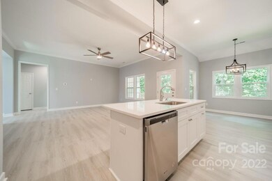 258 Edgewood Dr, Statesville, NC 28625 - photo 2