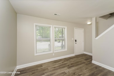 2528 Cedar St, Louisville, KY 40212 - photo 5