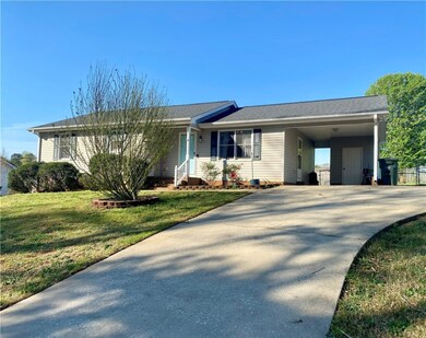 218 Maple Dr, Anderson, SC 29621 - photo 3