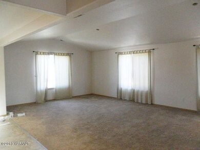 210 St Helens Ave, Moxee, WA 98936 - photo 7