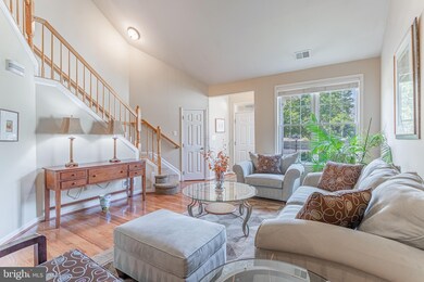 13702 Longmeade Ct, Gainesville, VA 20155 - photo 3