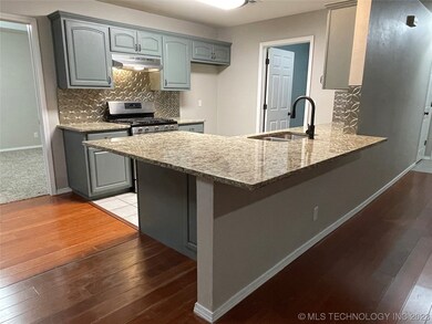 new granite and extra large peninsula