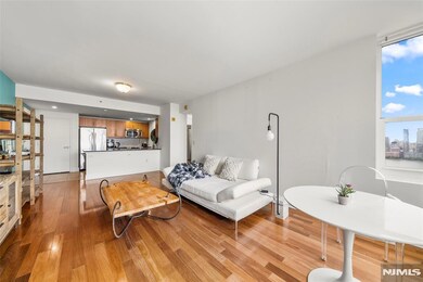 88 Morgan Condominiums unit 4107, Jersey City, NJ 07302 - photo 6