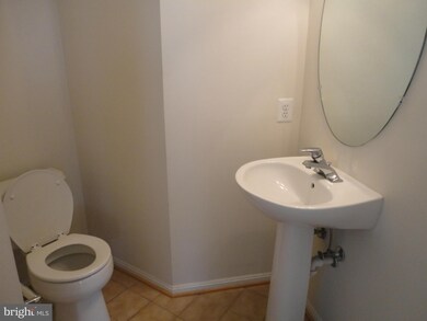 11226 Edson Park Place unit 21, Rockville, MD 20852 - photo 6