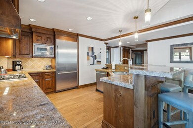 415 E Dean St Unit 45 Weeks 51 52, Aspen, CO 81611 - photo 4