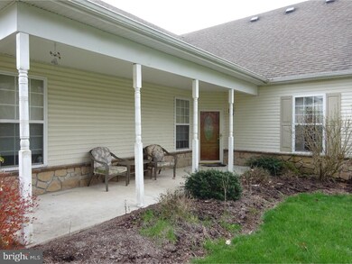 1106 Bordeaux Ln, Pennsburg, PA 18073 - photo 3