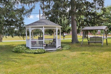 570 Niantic Rd, Barto, PA 19504 - photo 3