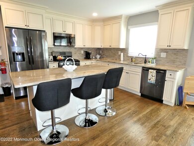 9 Whitmore Ct, Toms River, NJ 08757 - photo 2