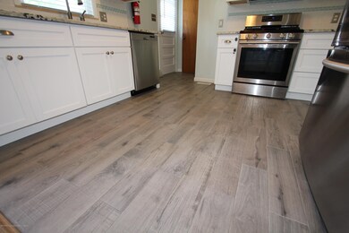 310 robbins - 6