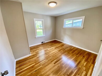 3018 Midland Dr, Erie, PA 16506 - photo 7