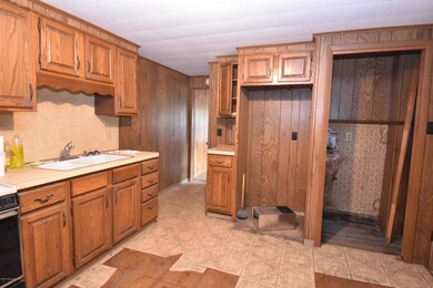25 E 3rd St, Jim Thorpe, PA 18229 - photo 4