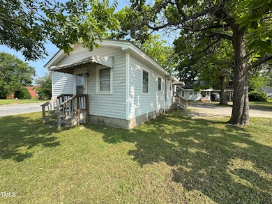 429 S 5th St, Smithfield, NC 27577 - photo 3