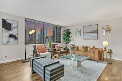 Royal Crest unit 2606, Seattle, WA 98121 - photo 3