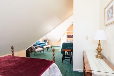 54 Malbone Rd unit 1, Newport, RI 02840 - photo 5