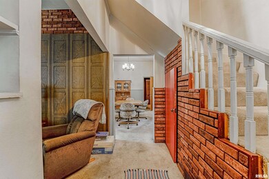 329 Willard Ave, Lincoln, IL 62656 - photo 3