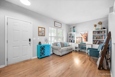 279 Garden Dr, Elgin, IL 60124 - photo 5