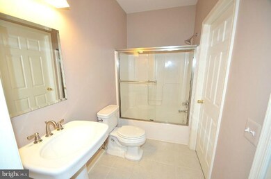 2608 Chapel Lake Dr unit 210, Gambrills, MD 21054 - photo 6