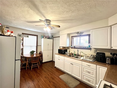 603 Farnsworth Ave, Clairton, PA 15025 - photo 7