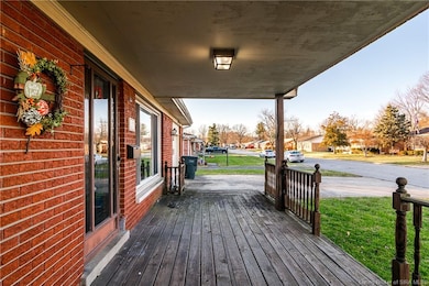 27 Brookview Dr, New Albany, IN 47150 - photo 5