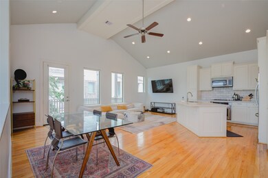 627 Rutland St unit 4, Houston, TX 77007 - photo 3