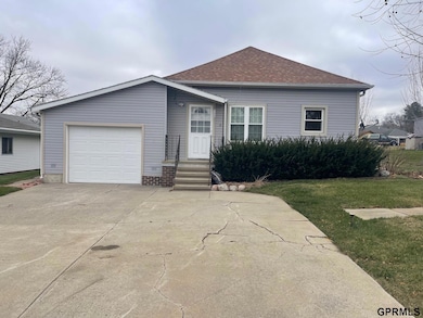 305 Carnes Ave, Pender, NE 68047 - photo 4