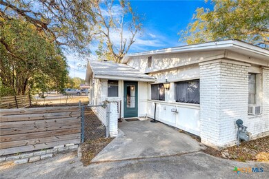 1392 E Market St, Lockhart, TX 78644 - photo 4