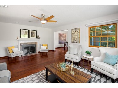 4552 Cedaroak Dr, West Linn, OR 97068 - photo 5