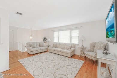 17 Greaves Ct, Staten Island, NY 10308 - photo 4