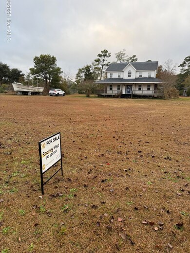 228 Gill Net Ln, Sneads Ferry, NC 28460 - photo 2