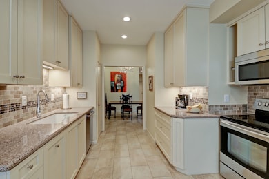 10125 Valley Forge Dr, Houston, TX 77042 - photo 6