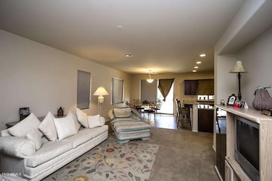 4435 E. Angela Dr#05073-27