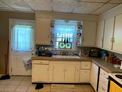 228 N Main St, Taylor, PA 18517 - photo 4