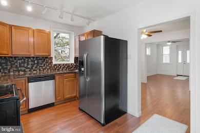 599 E Carver St, Philadelphia, PA 19120 - photo 4