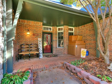 Property entrance with a porch