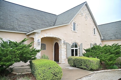 5904 Old Yoakum Rd, Cuero, TX 77954 - photo 2