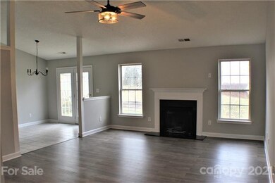 967 Ashland Ave, Statesville, NC 28677 - photo 6