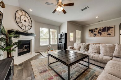 2205 Moonsail Ln, Denton, TX 76210 - photo 5