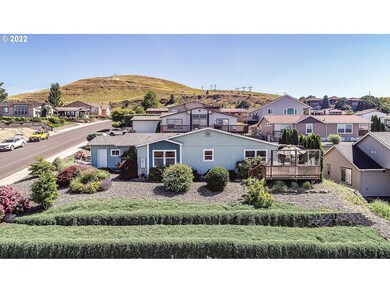 1701 Golden Way, the Dalles, OR 97058 - photo 3