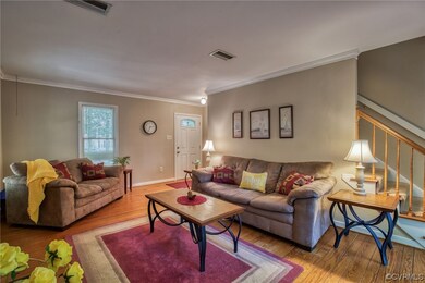 SPACIOUS FAMILY ROOM
