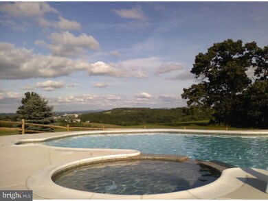 4926 Abbey Rd, Coplay, PA 18037 - photo 7