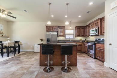 910 John Deere Ln Cantonment-LoRes-13