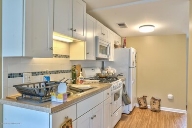 1509 NW Central Ave Seaside-large-003-Ki