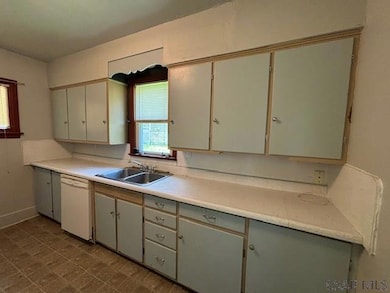 926 Bloom St, Johnstown, PA 15902 - photo 5