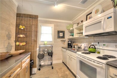 2034 Bruce Dr unit B, St. Simons Island, GA 31522 - photo 3