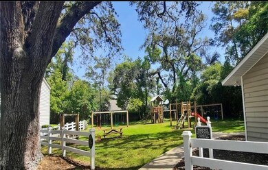 850 Mallery St, Saint Simons Island, GA 31522 - photo 4