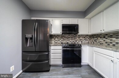 8068 Stonewall Brigade Ct unit 201, Manassas, VA 20109 - photo 7