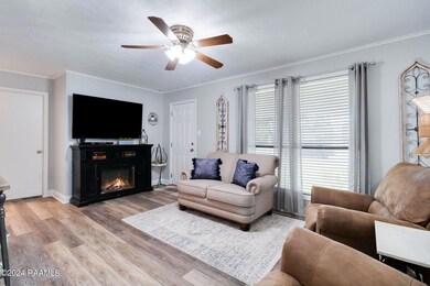 7-web-or-mls-131 Felicite St-6