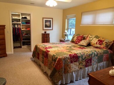 master suite w/walk in closet