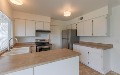 830 W Watson Dr, Tempe, AZ 85283 - photo 6